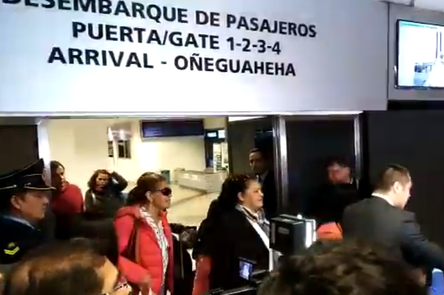 15 paraguayos regresan de España