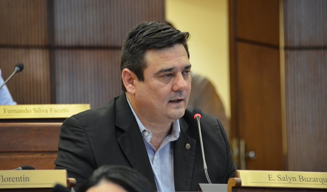 Senador Buzarquis critica sistema de pensiones a adultos mayores “por ser discriminativo”