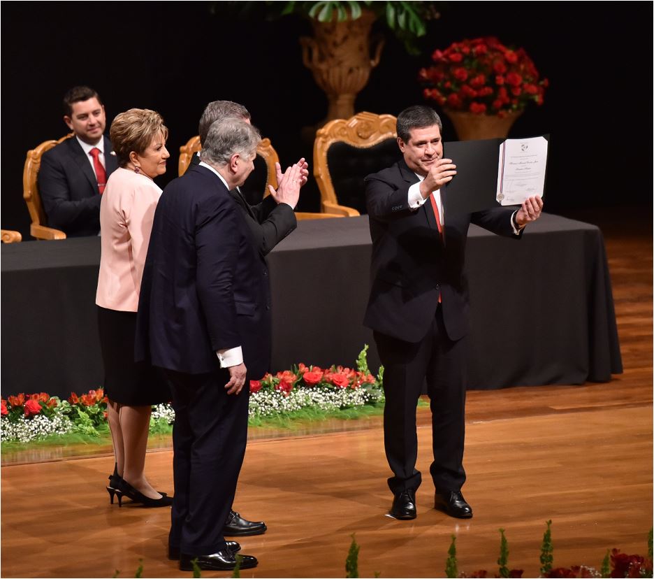 Con juramento de Cartes como senador “se reencausará la institucionalidad”
