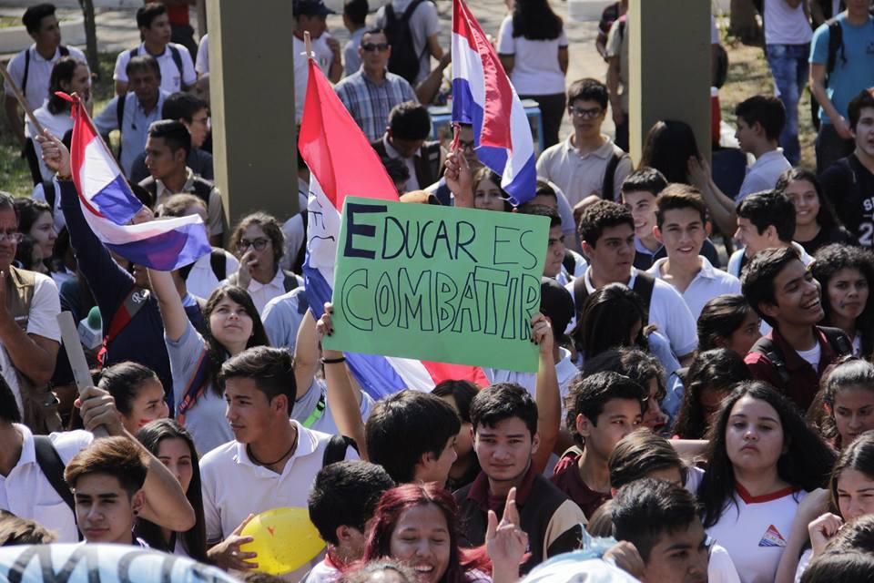 Estudiantes secundarios marchan hoy por el centro de Asunción