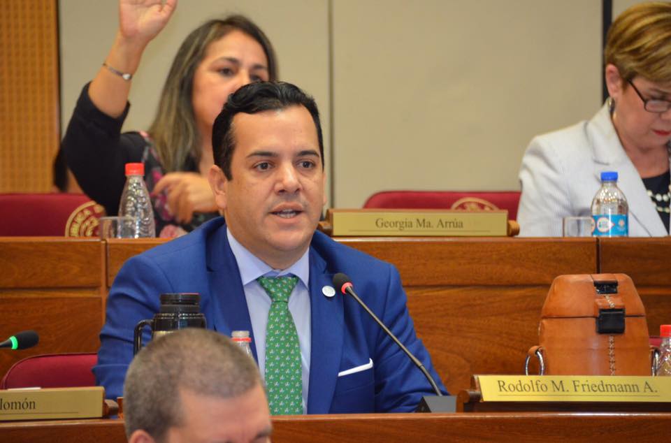 “Añeteté no movió un dedo para cambiar postura de Honor Colorado”, asegura Friedmann