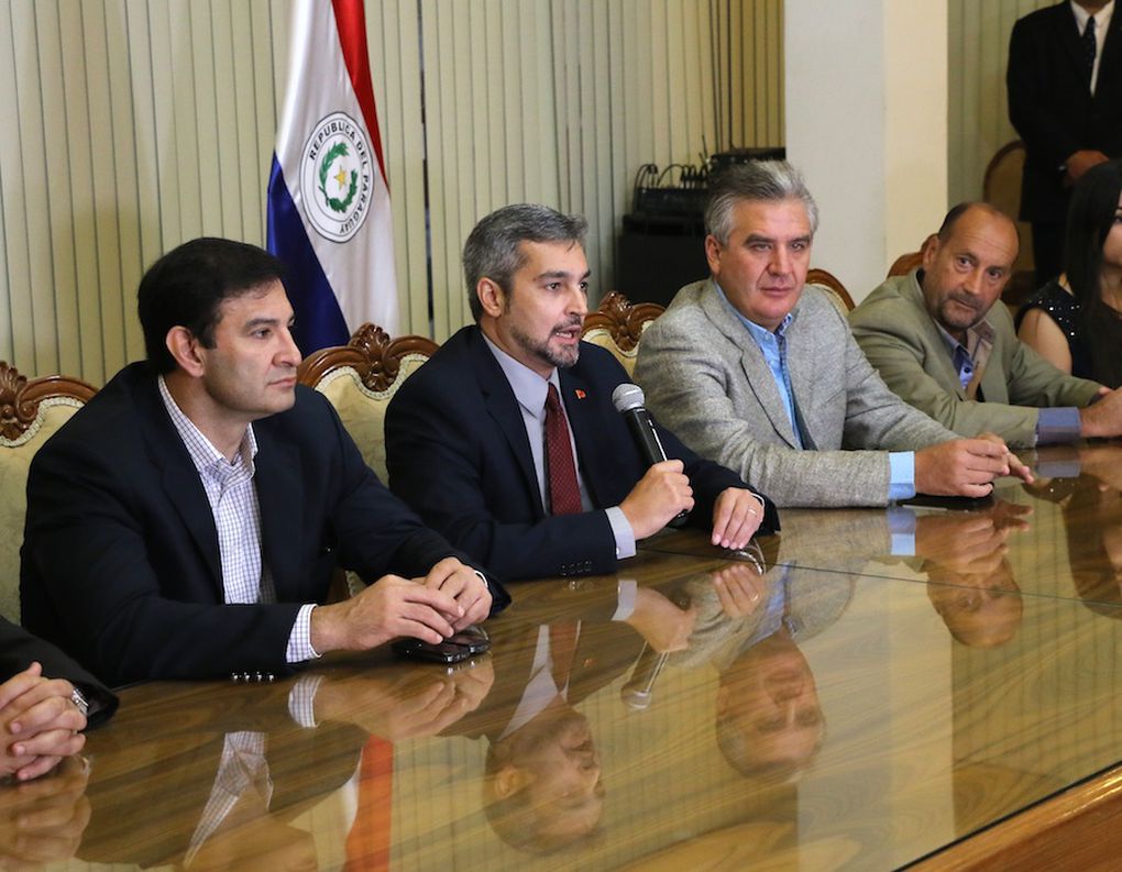 Senadores de Añeteté se reunirán con Abdo sugiriendo cambios en Gabinete