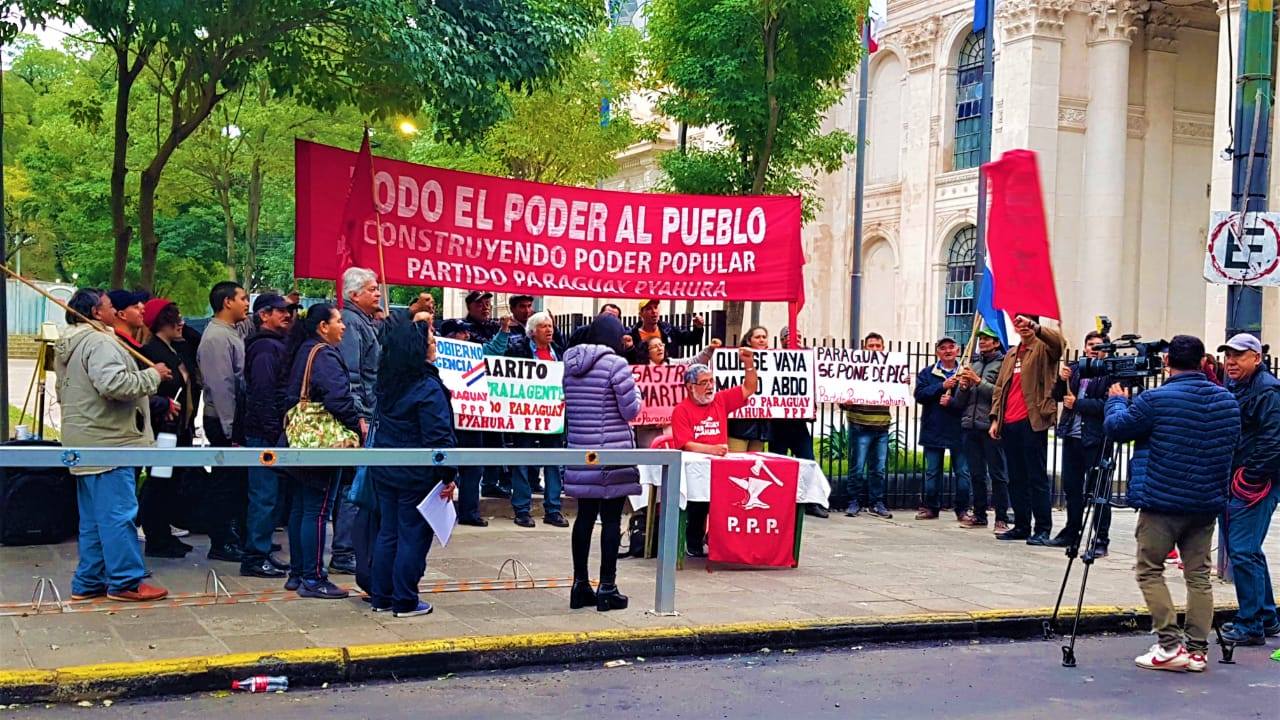 Paraguay Pyahurã marcha hasta Asunción exigiendo salida de Abdo