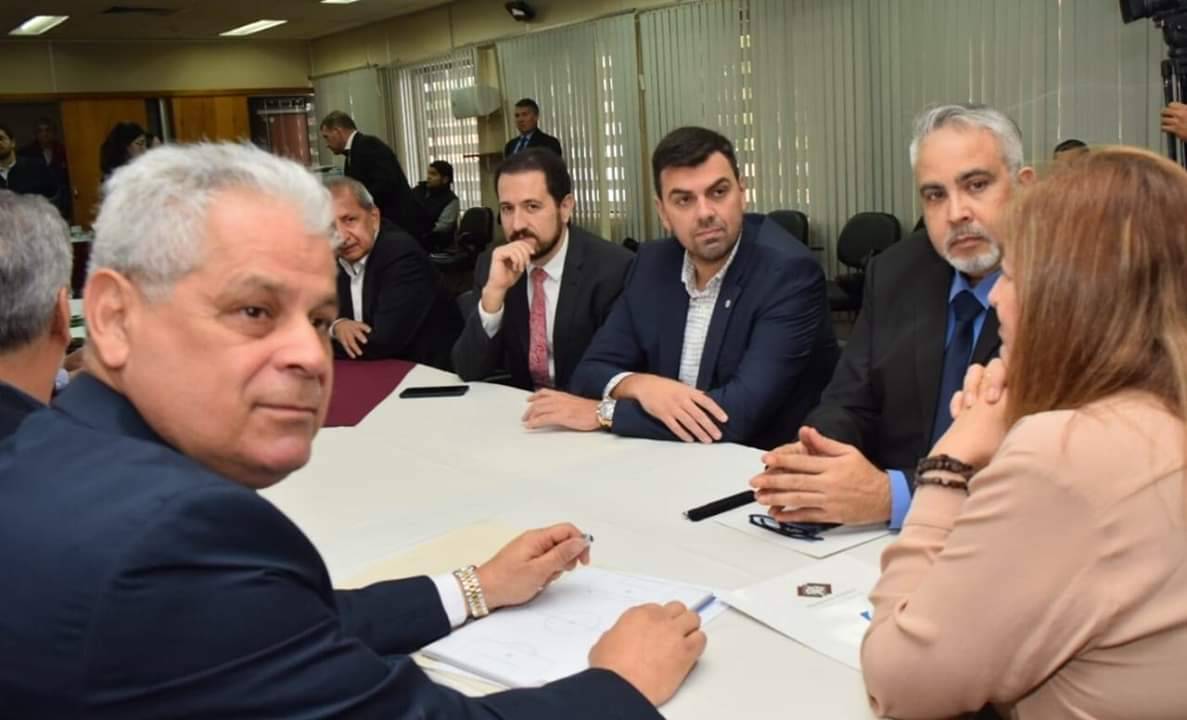 Fiscalía compromete a clubes a expulsar a violentos de las canchas