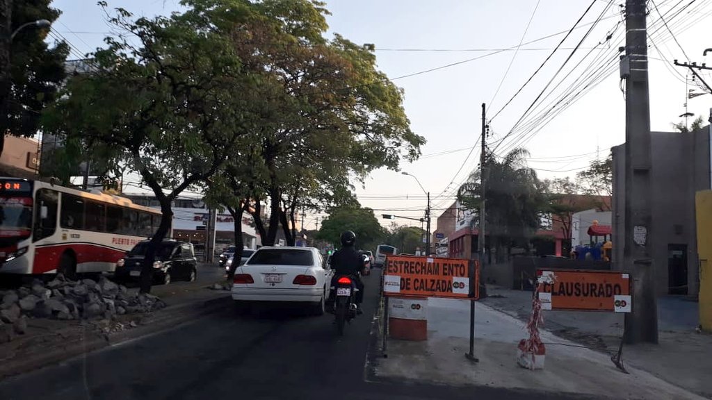 Caos en tránsito asunceno por obras sin señalizaciones