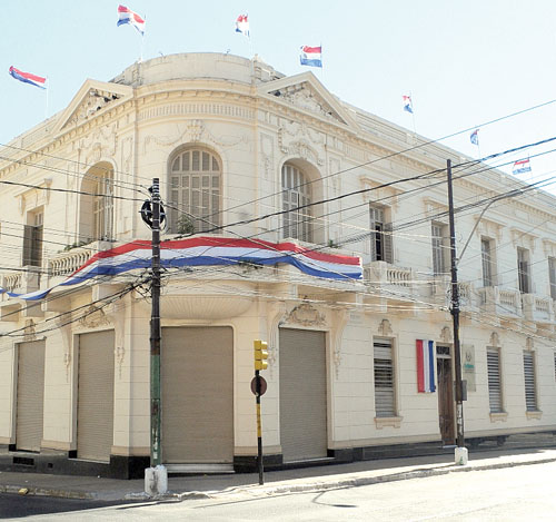 Senador lamenta recorte a Secretaría de Cultura