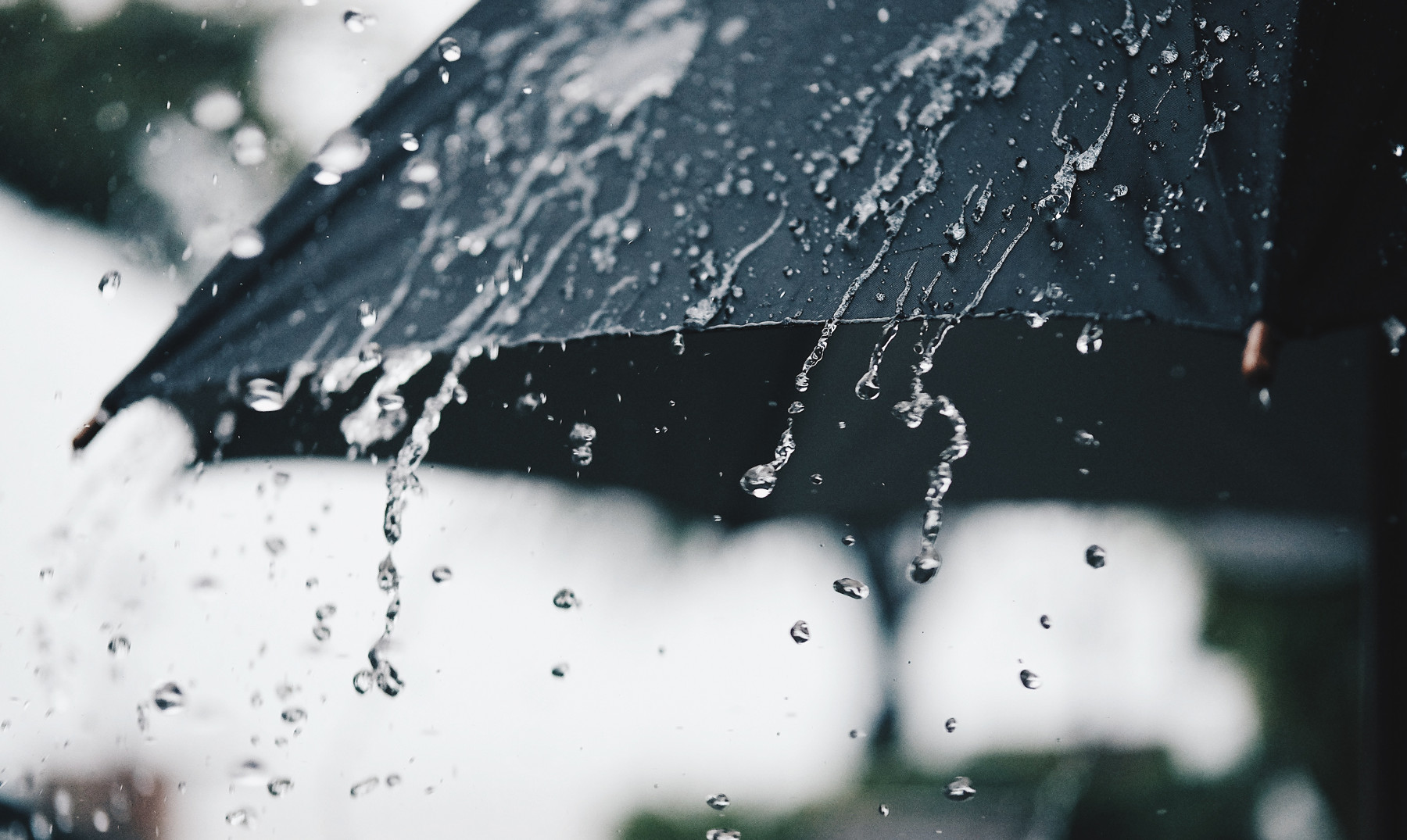 Sábado con lluvia pero caluroso