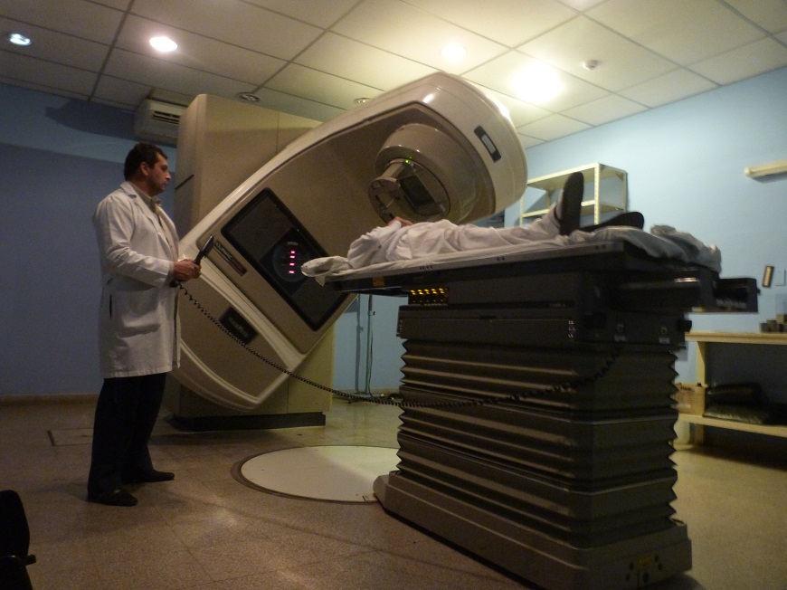 Un solo aparato de radioterapia, el principal problema que afronta Salud Pública en el Octubre Rosa