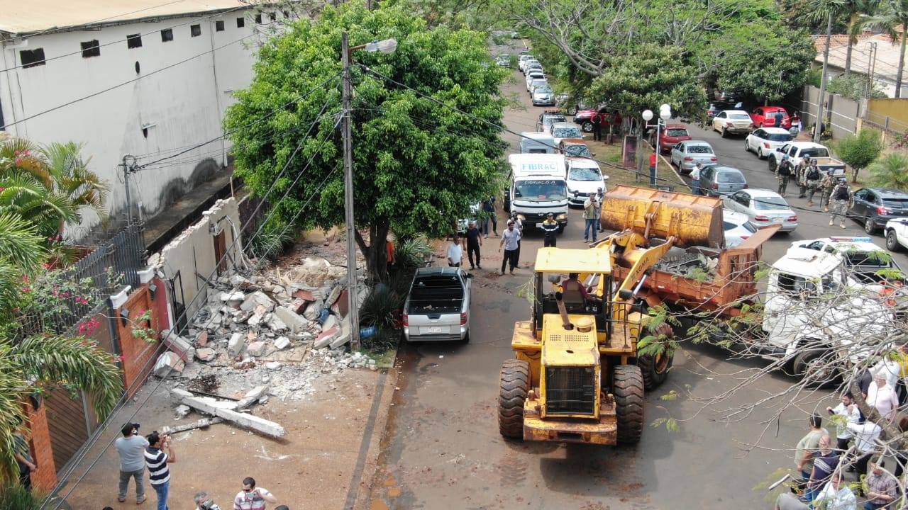 Comuna esteña dispone demolición de caseta de seguridad de los Zacarías