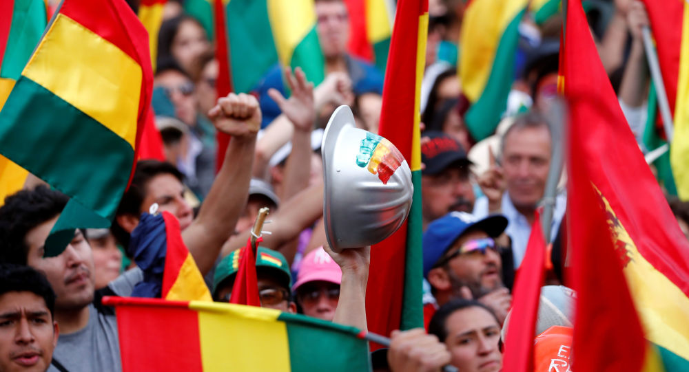 Escasez de combustibles y alimentos comienza a extenderse en ciudades bolivianas
