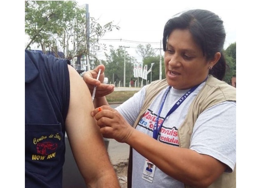 Salud Pública vacunó a población de riesgo con miras al Mundial de Fútbol de Playa