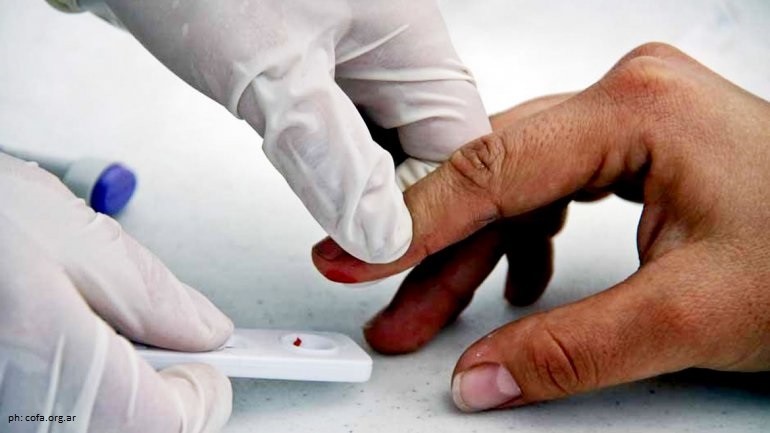 VIH: Sólo 4 de cada 10 personas diagnosticadas siguen tratamiento antirretroviral