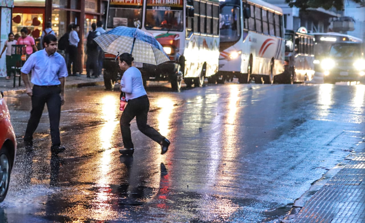 Viernes caluroso y lluvioso, anuncia Meteorología
