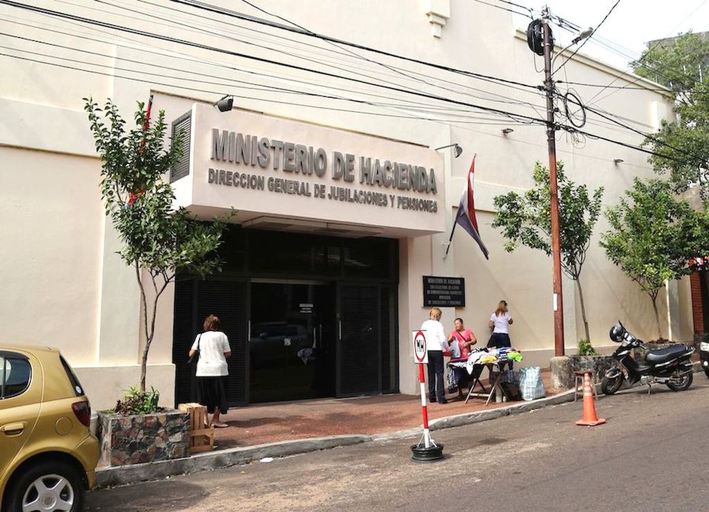 Hacienda abrió investigación contra “herederos de pensiones”