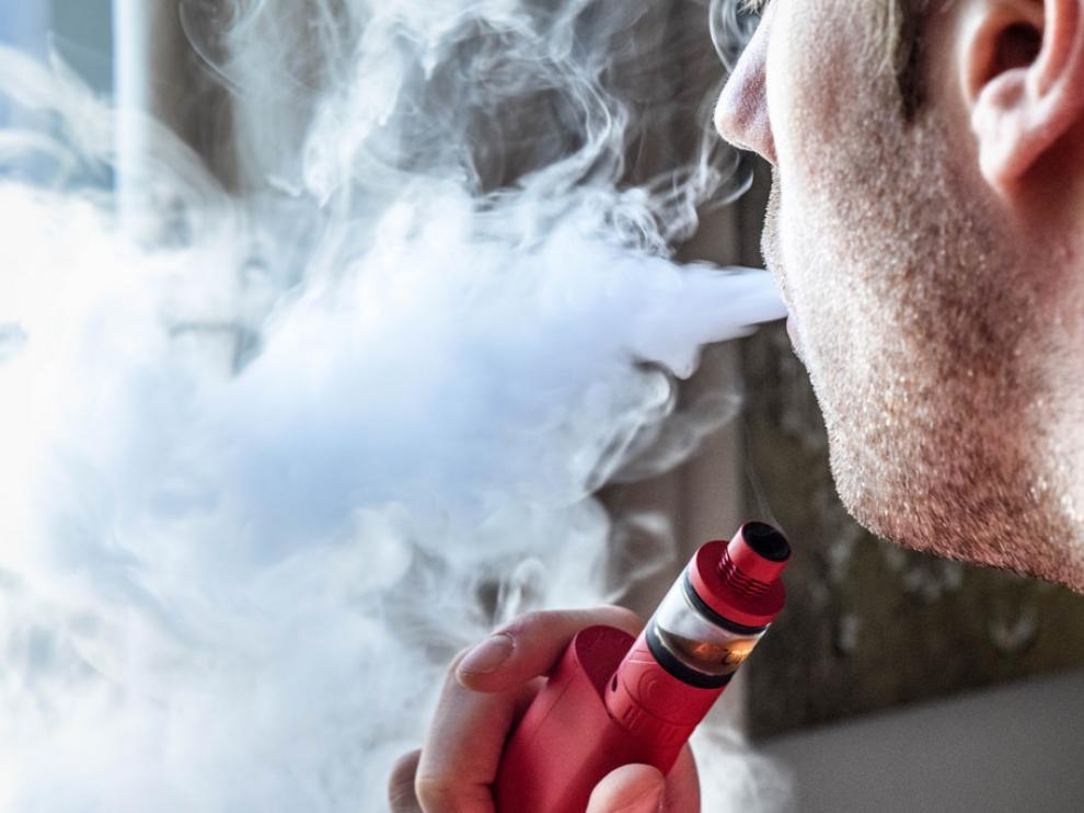 Comerciantes de “vapes” deberán contar con registro de Salud Pública