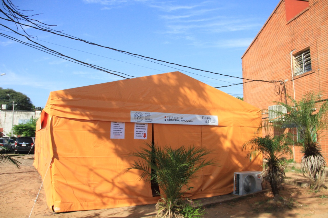 Habilitan carpa climatizada para pacientes con síntomas de dengue en Calle’i