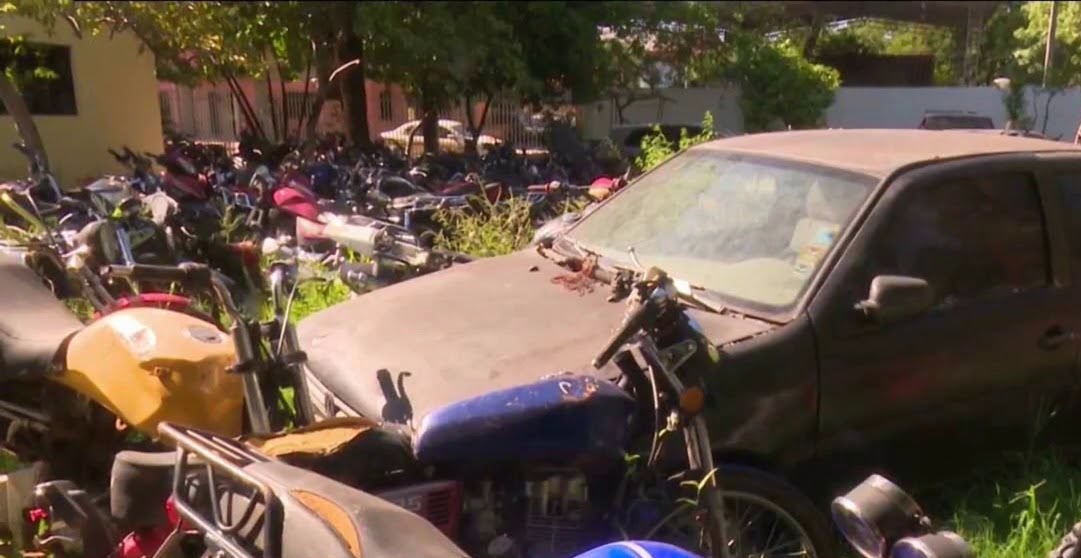 Policía está habilitada para destruir vehículos abandonados en comisarías