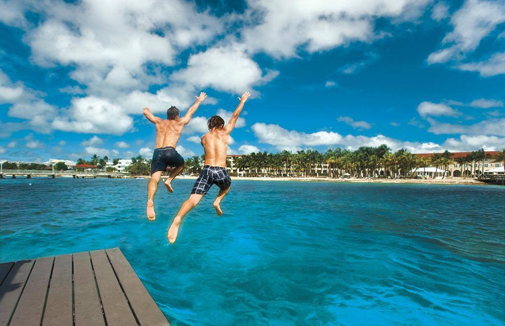 Tributación aclara que no investigará a quienes publiquen fotos de vacaciones en el exterior