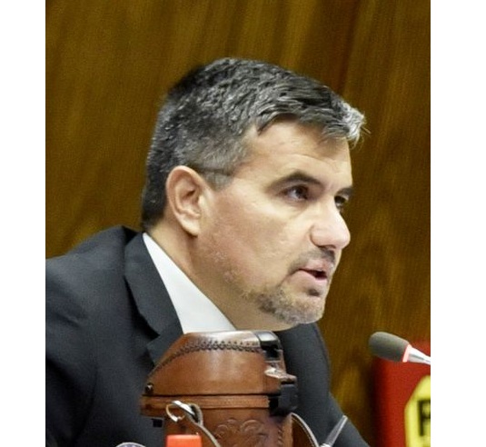 Édgar Acosta, tras “destrozo” de proyecto de financiamiento político: “Es difícil sin el apoyo de la ciudadanía”