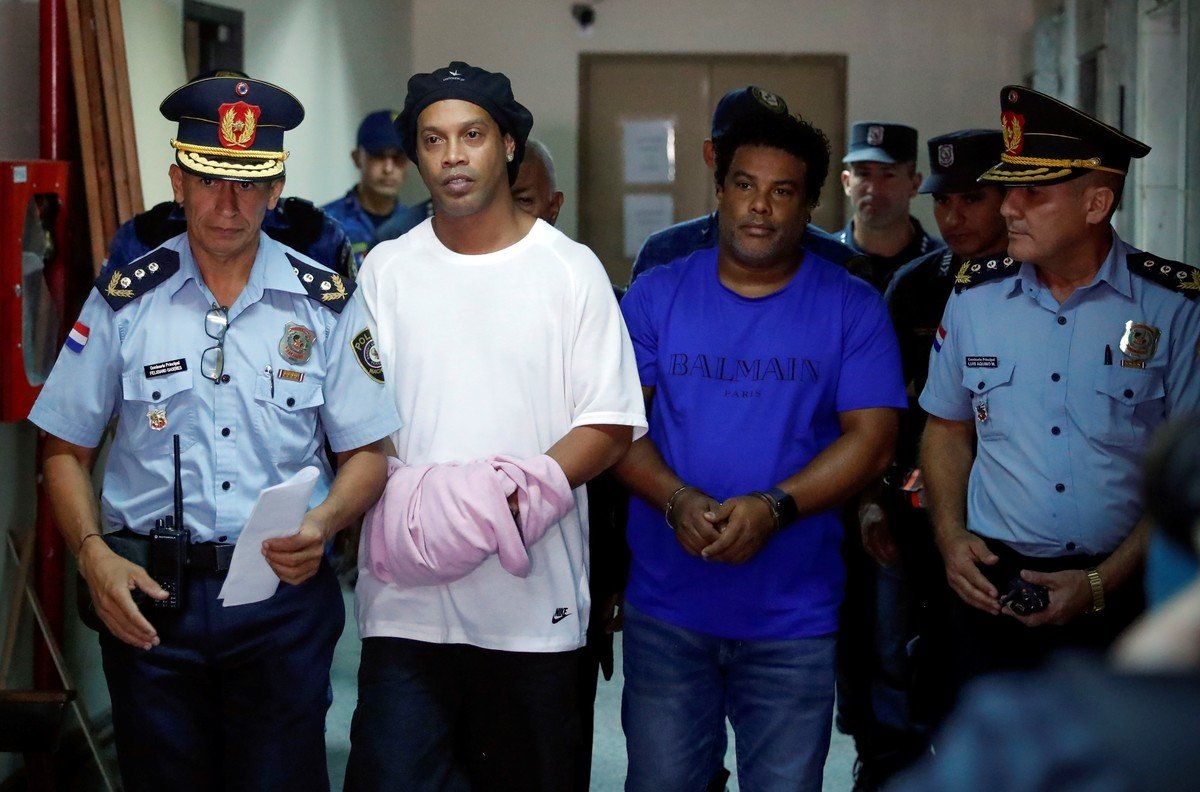 Pedido no progresó: Ronaldinho y su hermano seguirán en la cárcel
