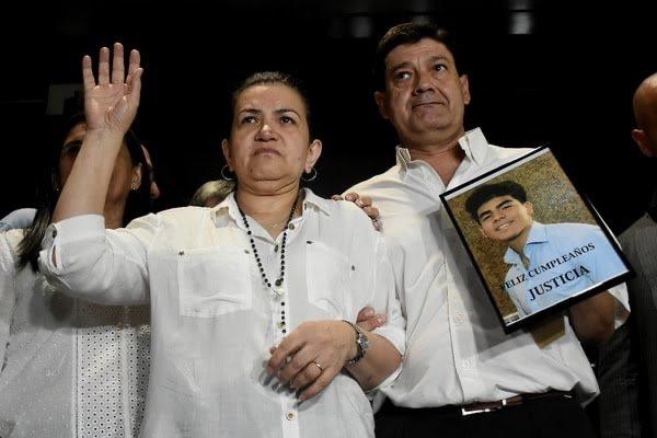 Papá de Fernando Báez: “Quiero abrazar a todos los padres que perdieron a sus hijos, yo también sé lo que sienten”