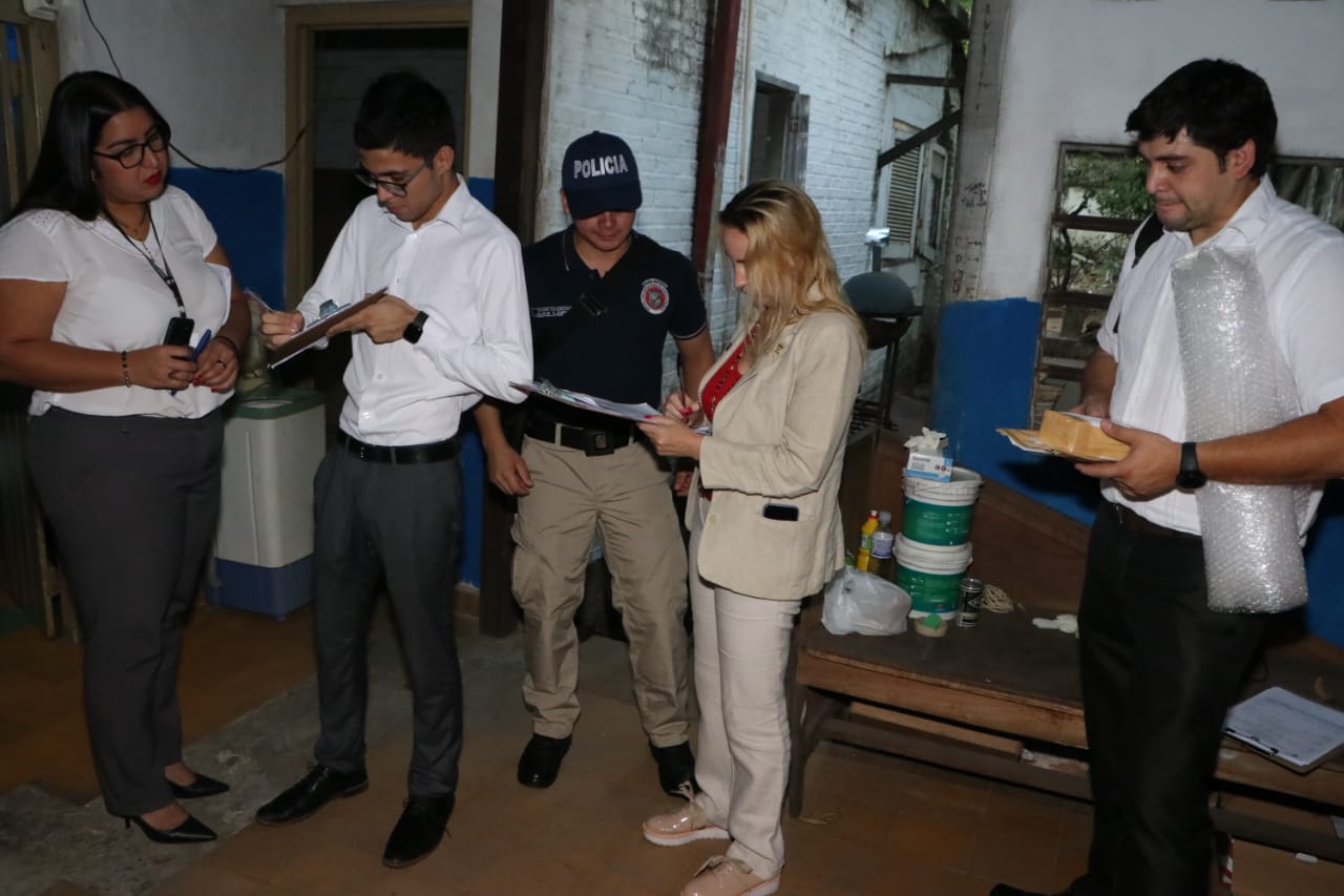 Mujer publicó fotos de su exnovia y se expone a imputación