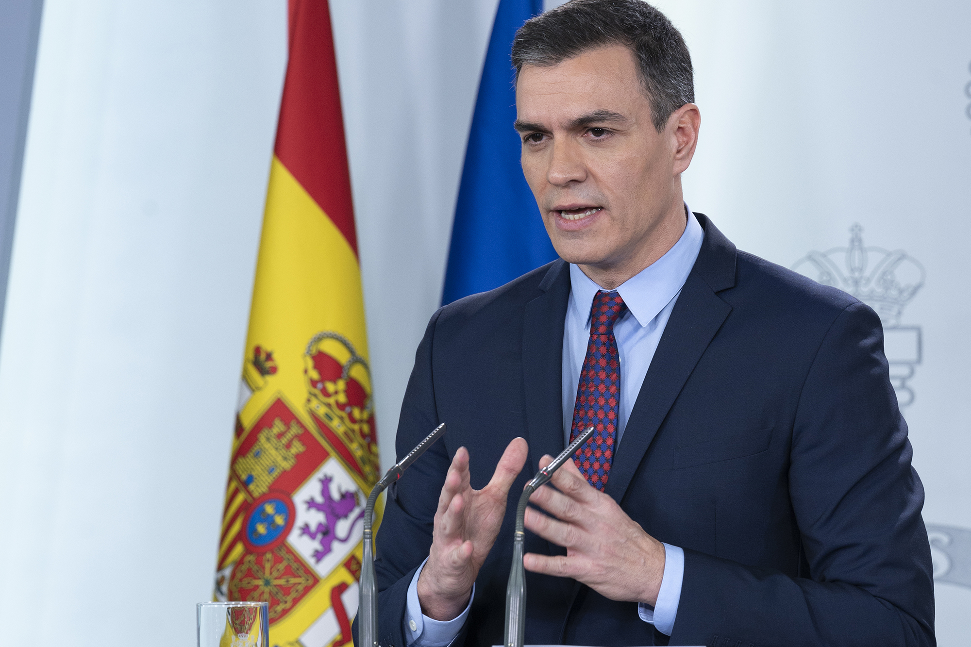 España declara estado de emergencia por dos semanas