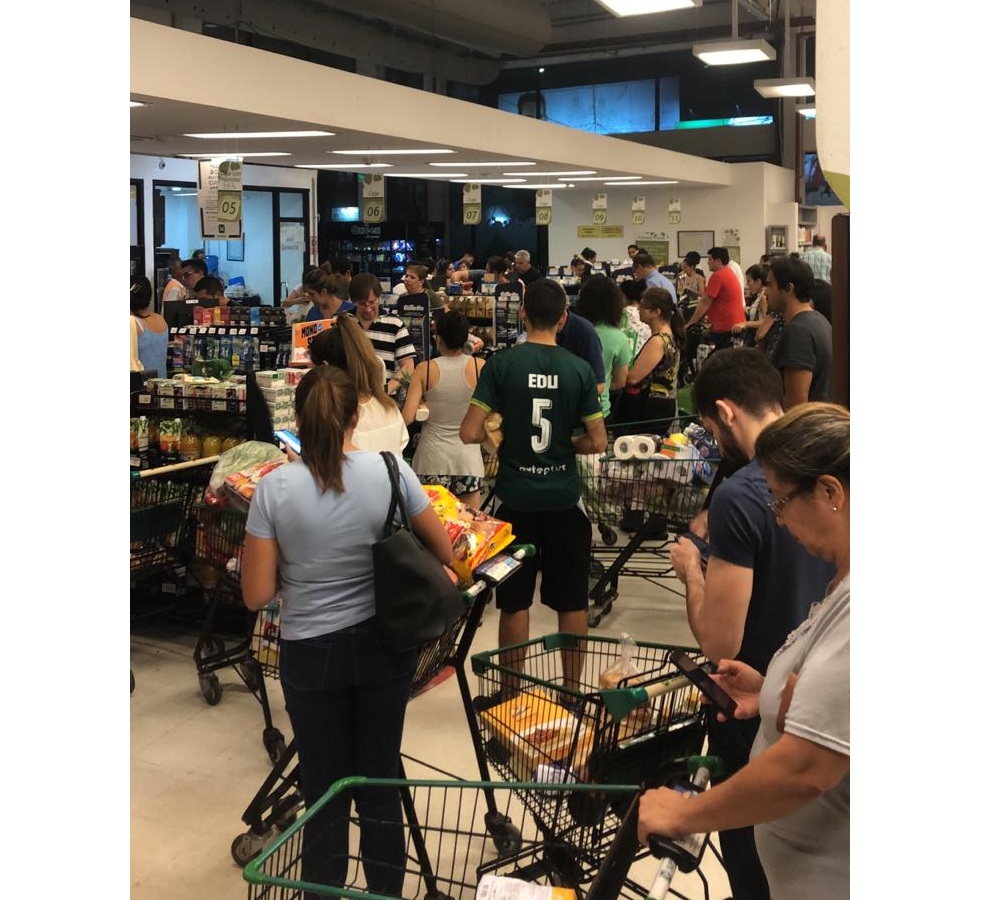 Supermercadistas piden calma tras masiva concurrencia de personas y aseguran que precios no subirán