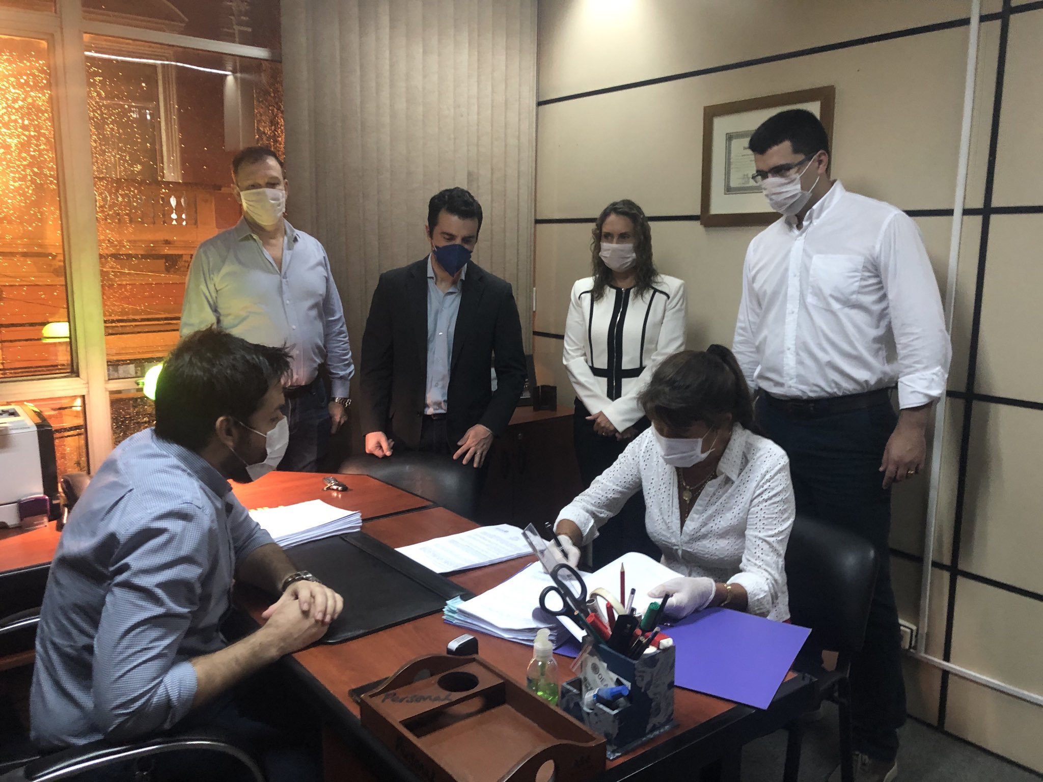 Supuesto “redireccionamiento” de licitaciones en DINAC a empresas de maletín, denuncian diputados
