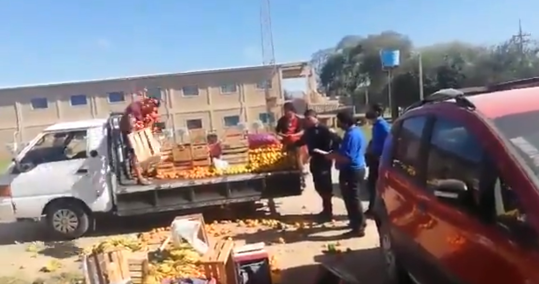 Intendente de Loma Plata manifiesta “no entender” reacción de vendedor que destruyó sus mercaderías