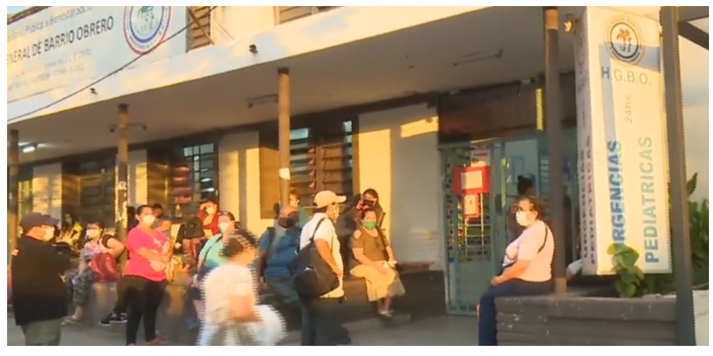 Por “reorganización interna”, se registra aglomeración de personas en el Hospital de Barrio Obrero