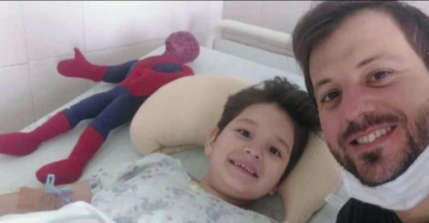 Lucas volvió a caminar y continúa su recuperación