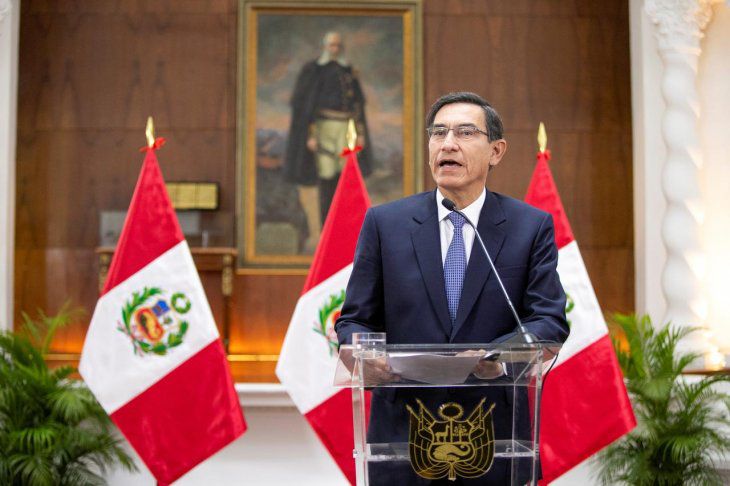 Perú: Cambio de gabinete de Vizcarra ya era necesario, según analista peruano