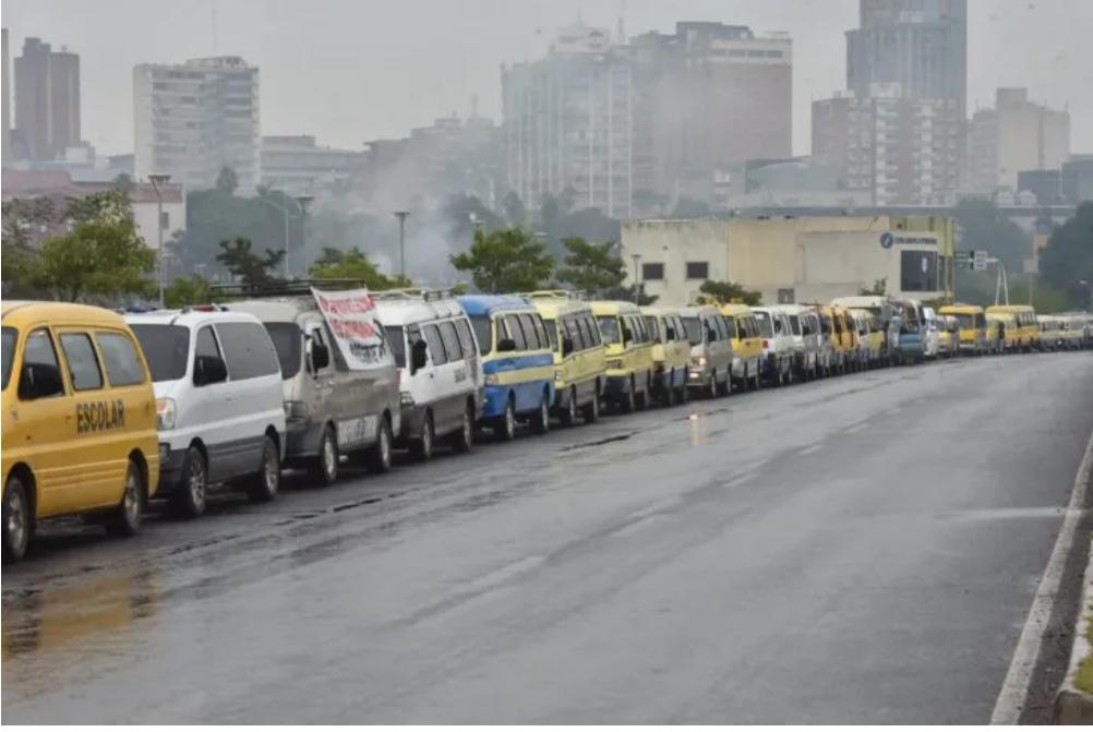 Transportistas escolares anuncian manifestación por falta de respuestas del gobierno