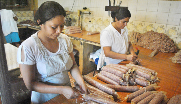 Emprendedores critican bloqueo de préstamos para FOGAPY