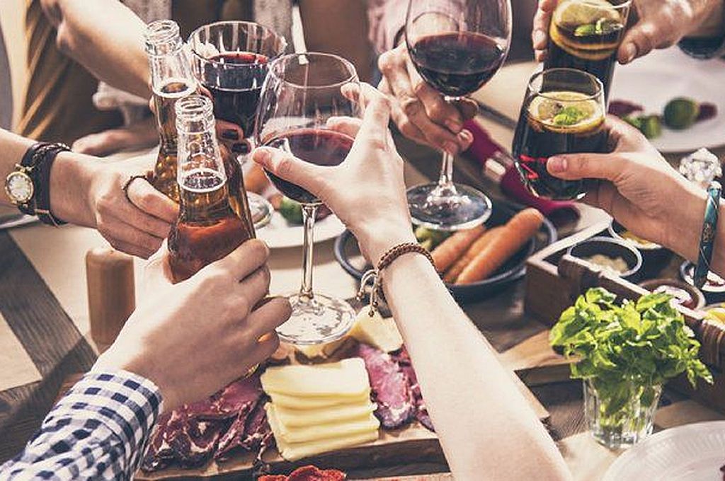 Por culpa de eventos sociales y reuniones familiares se producen contagios, asegura Mazzoleni