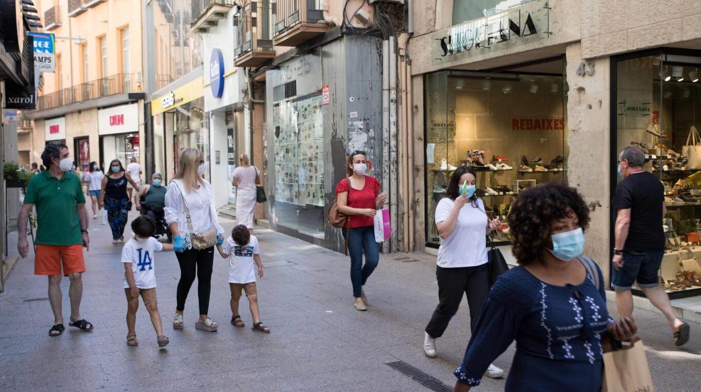 España vuelve a registrar los peores datos europeos de coronavirus: “La situación es crítica”