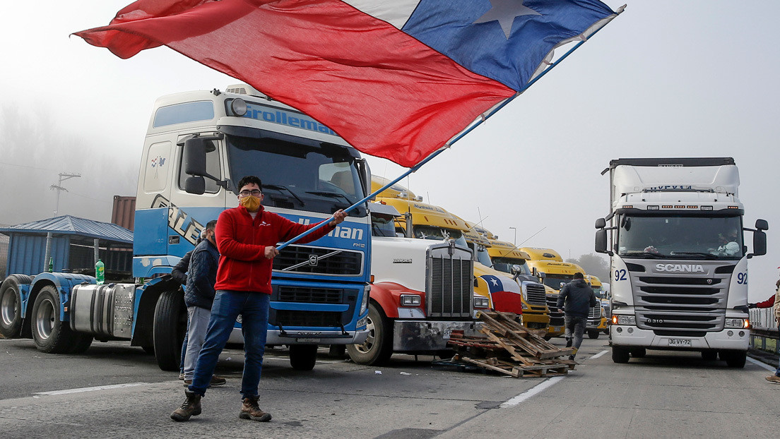 Del “Todos somos camioneros” a “Camioneros, vergüenza nacional”: la protesta que divide a Chile