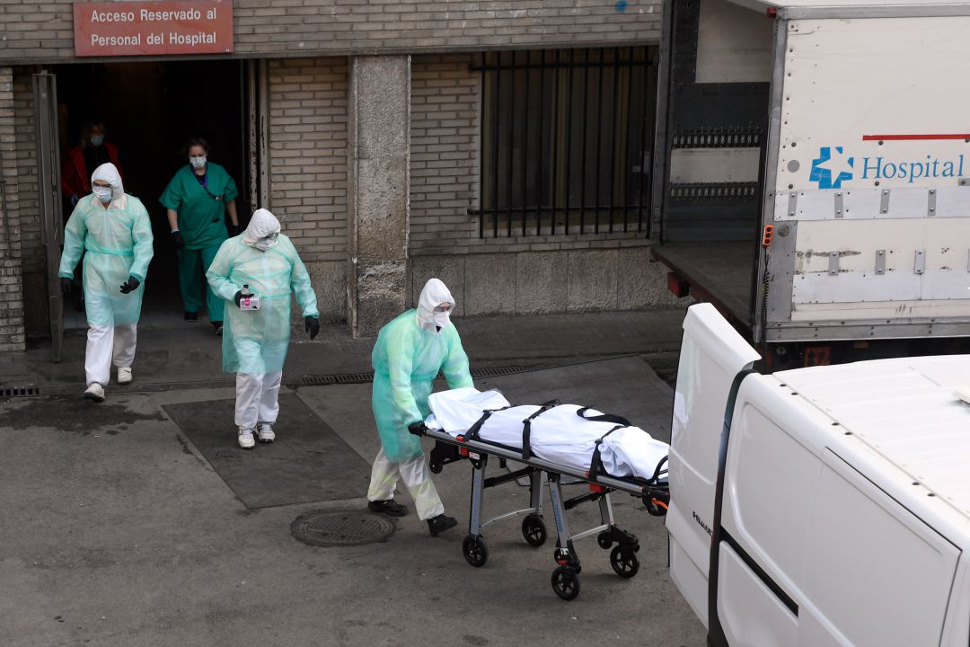 España decreta estado de alarma y toque de queda nocturno para frenar segunda ola de COVID-19