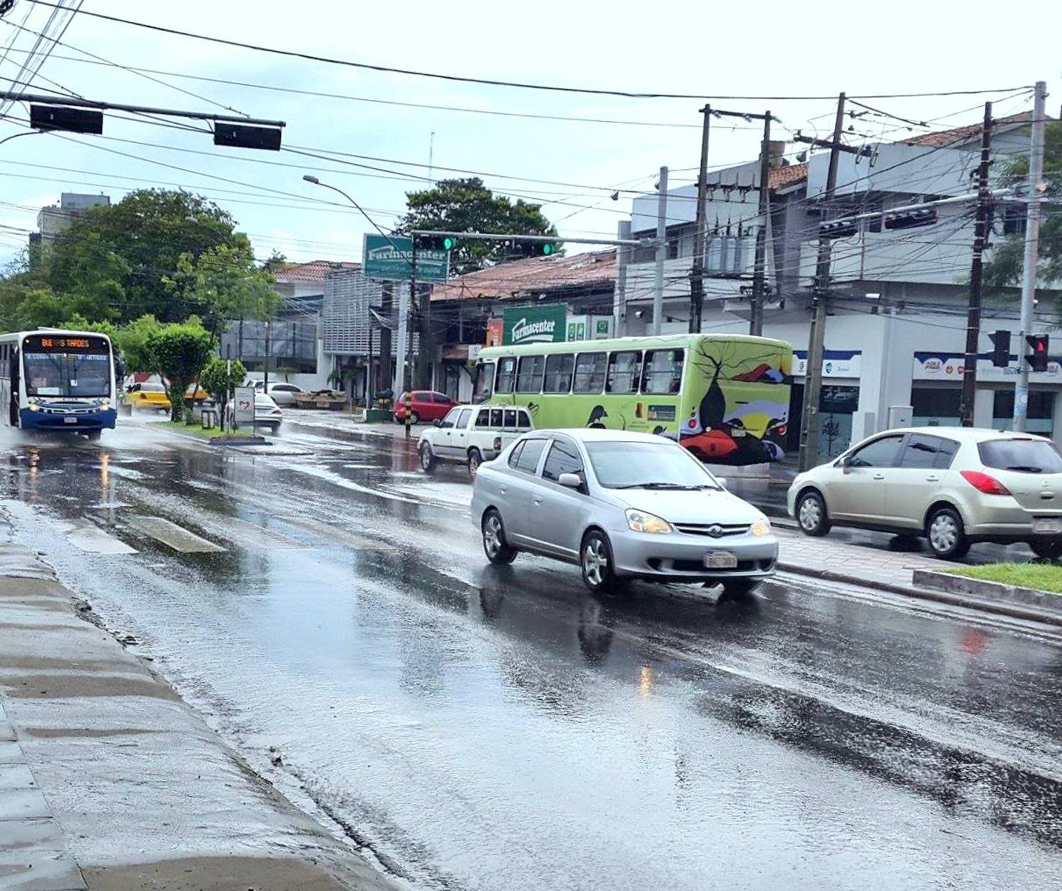 Meteorología pronostica viernes caluroso y con lluvias dispersas