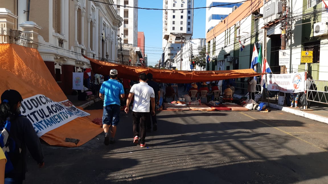 Campesinos retornan a Asunción exigiendo cumplimiento de acuerdo con Gobierno