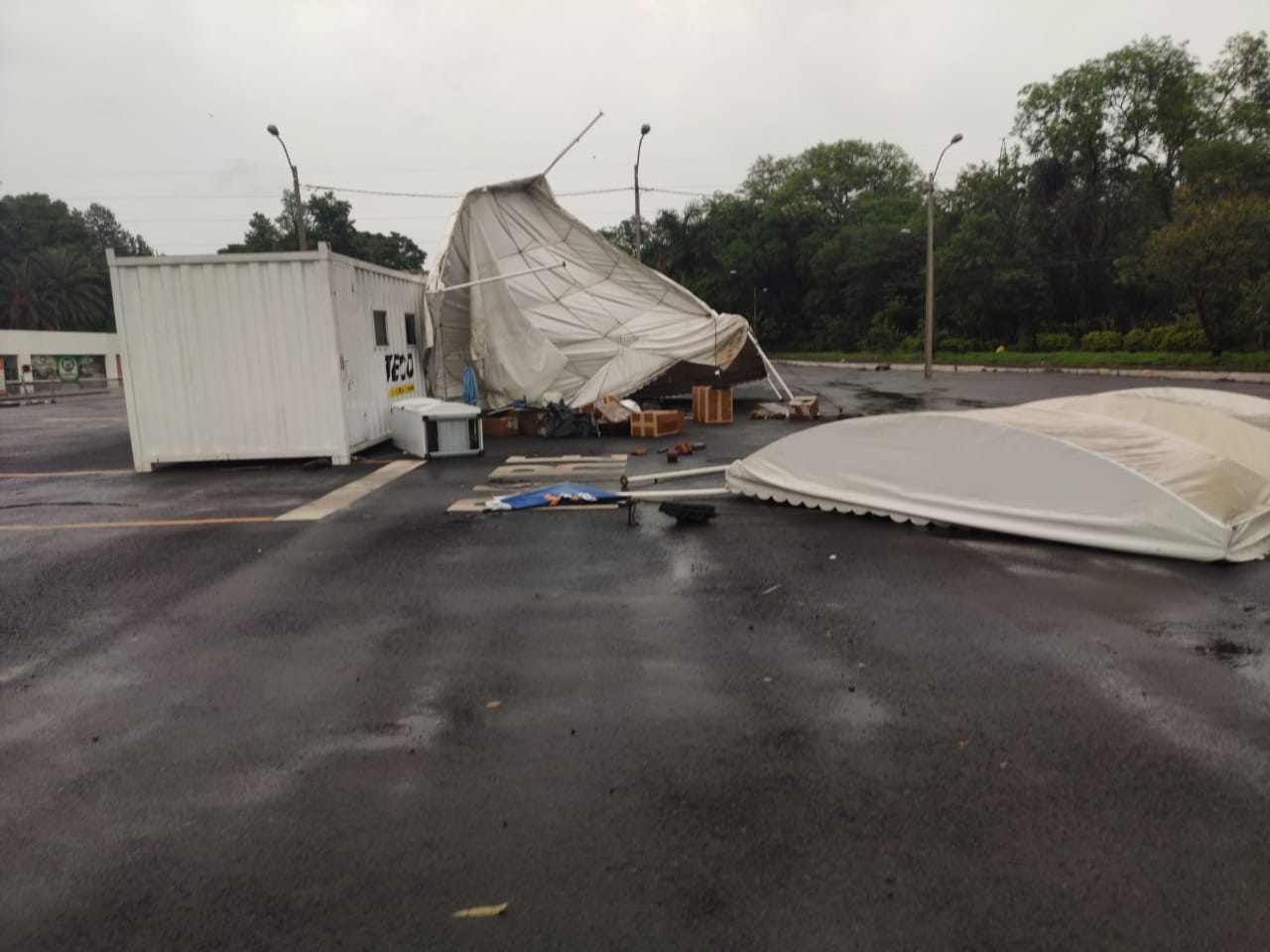 Toma de muestras COVID-19 en la Caminera quedó destruida por tormentas y está inhabilitada