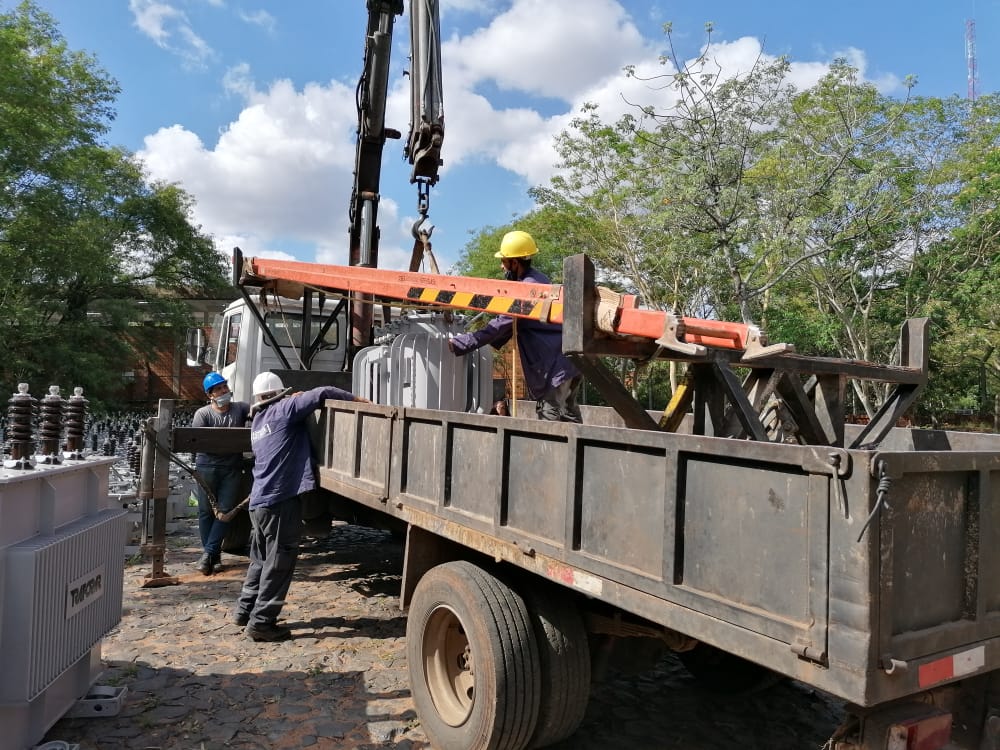 Retraso en reposición de energía: A gran cantidad de árboles caídos se le agrega falta de funcionarios, informa ANDE