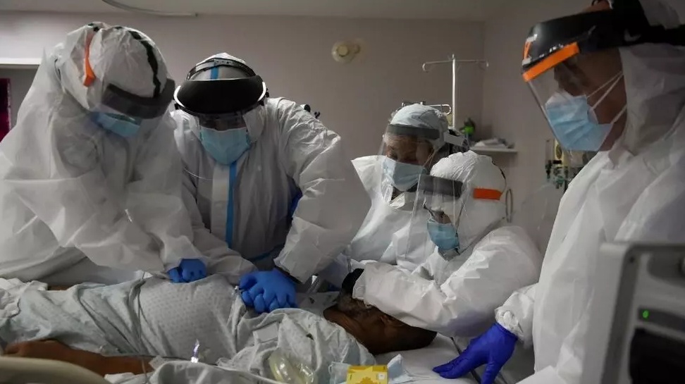 EE.UU. registra más de 3.000 muertes diarias por COVID-19 en su peor jornada