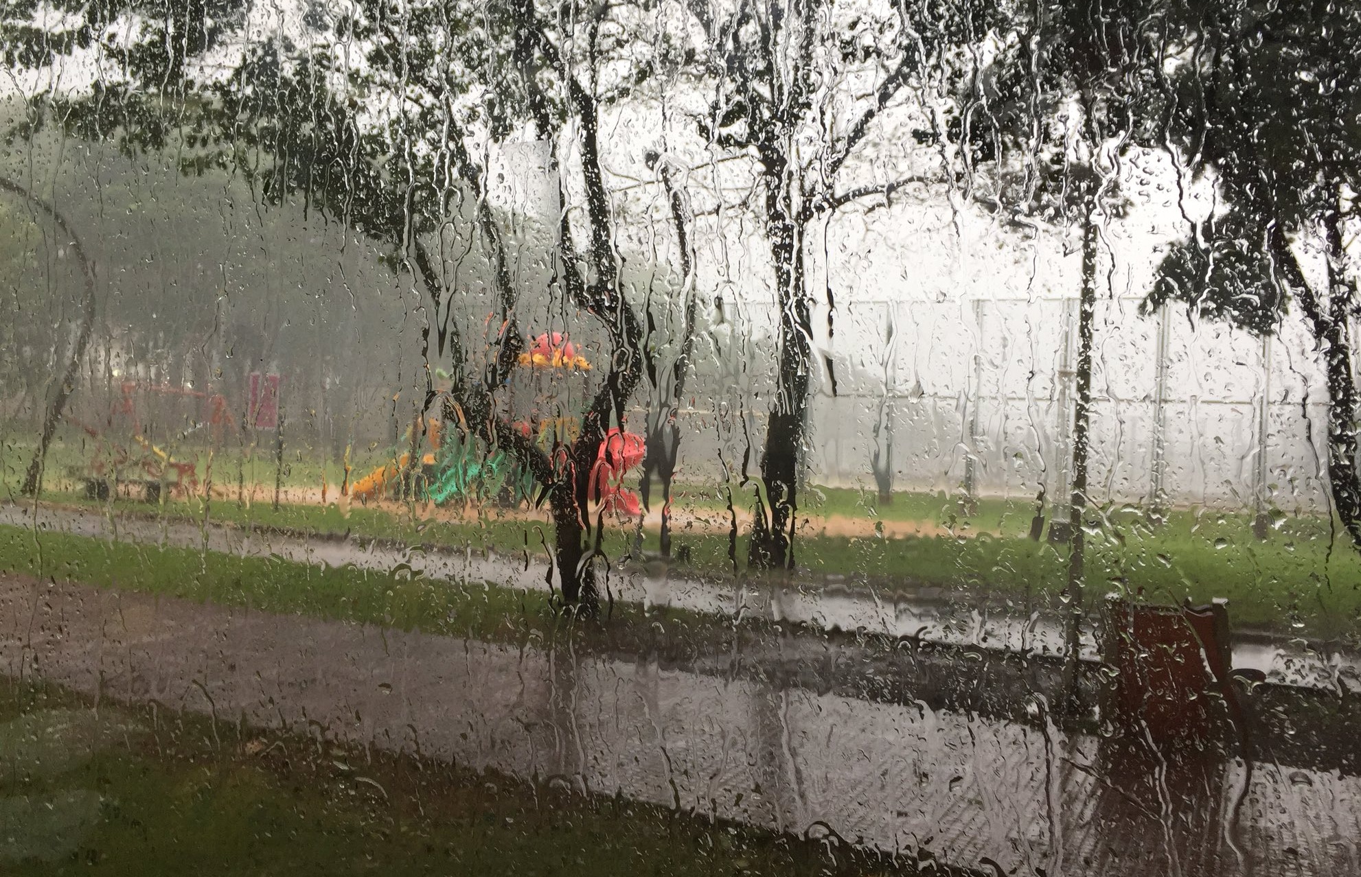 Jueves cálido y con lluvias dispersas, pronostica Meteorología