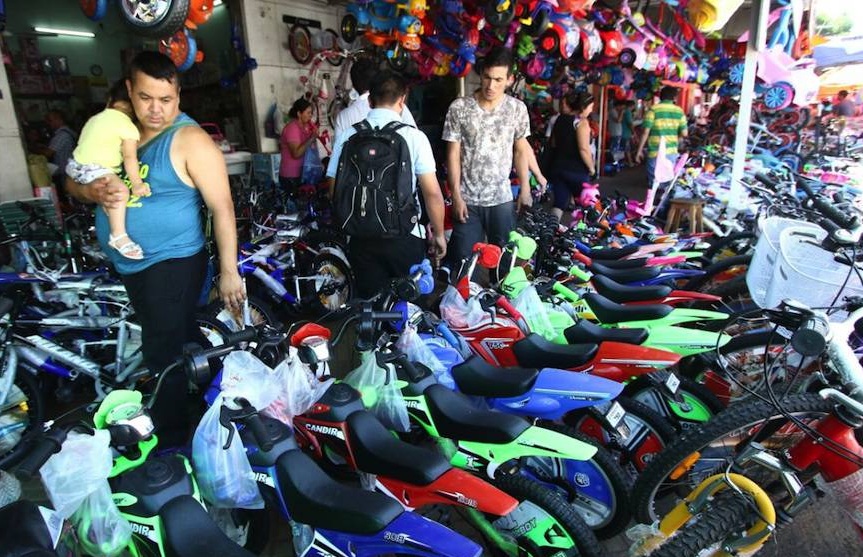 Vendedores sobre Eusebio Ayala pidieron a Salud extender horario de atención por los Reyes Magos