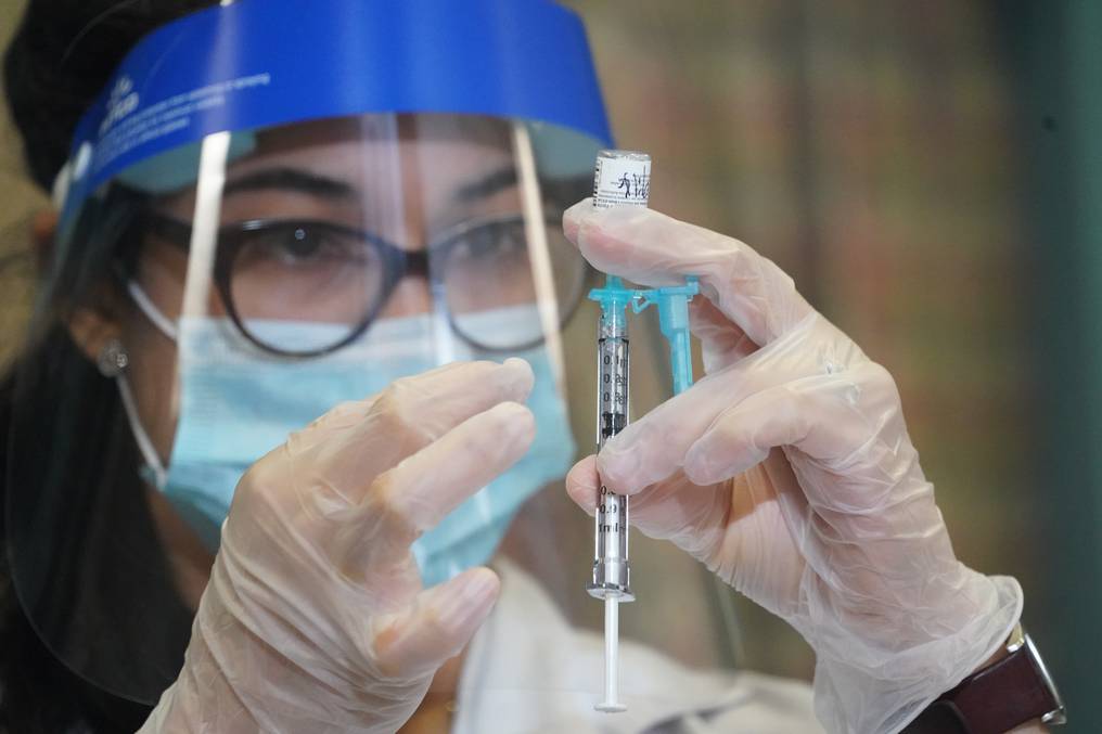 Mazzoleni anunciará laboratorio del que se comprará vacunas: “Estamos más cerca de acceder sin intermediarios”