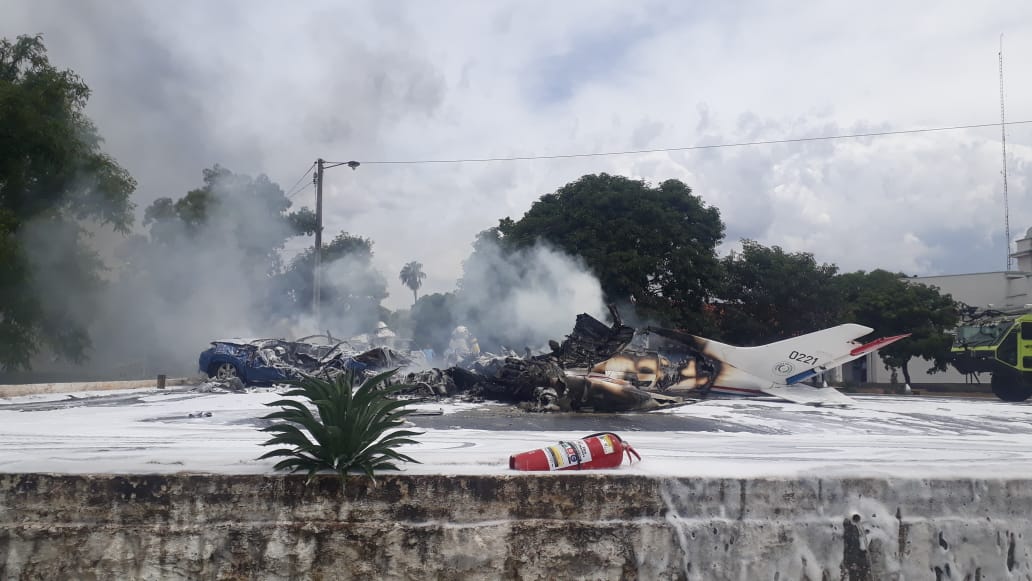 Avioneta de la Fuerza Aérea Paraguaya cae y deja al menos 7 fallecidos