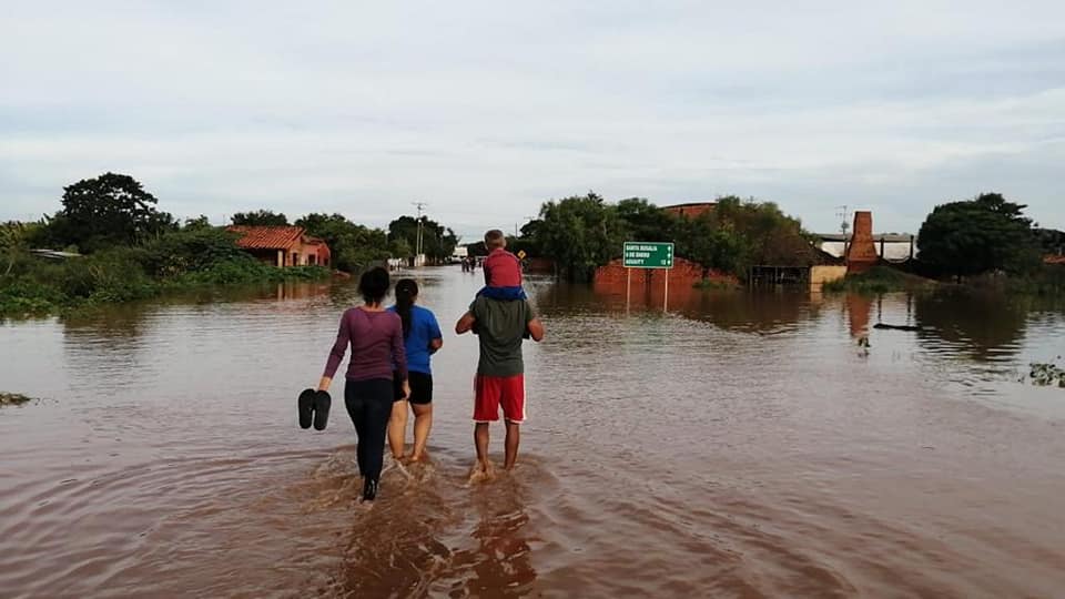 500 familias quedaron damnificadas por lluvias e inundaciones en Tobatî