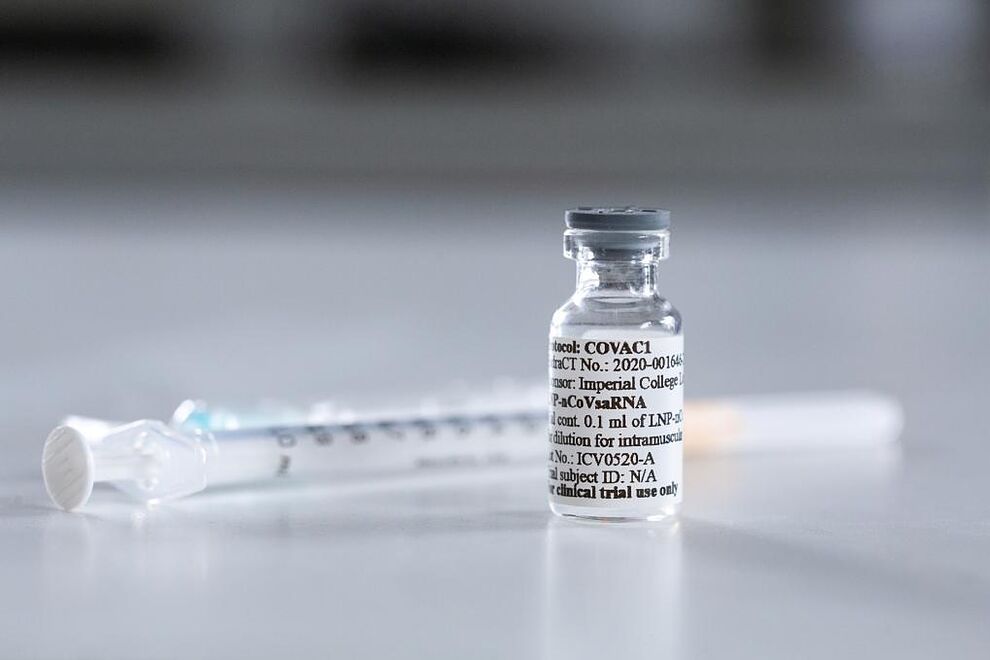 Farmacéuticas privadas deberán contar solo con contrato firmado con fabricante para vender a Salud